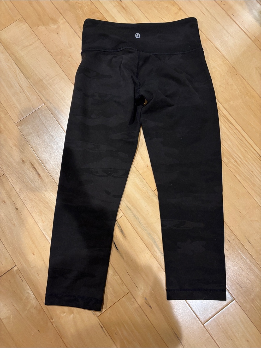 Lululemon capris - Picture 5 of 6